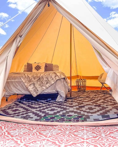 Glamping tents, tiny houses, cabins